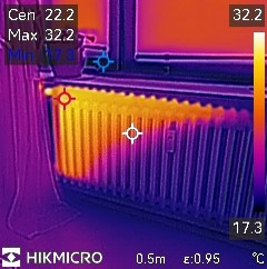 Kamera termowizyjna Hikmicro Eco to tania kamera do wielopunktowego pomiaru temperatury obiektów w budownictwie, instalacjach wodnych i elektrycznych.